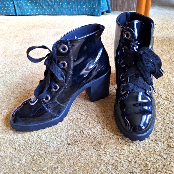 Black Witchy Boots - Picture 4 of 8